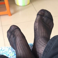 帅气大叔的丝袜脚。还是个法院院长，绝对帅气儒雅！