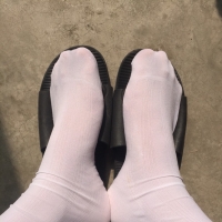 穿着白丝晒☀