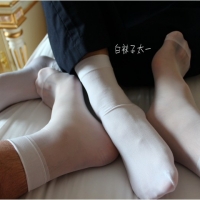 制服诱惑与白色对对袜