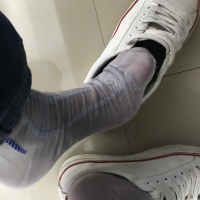 小白鞋，灰丝袜1