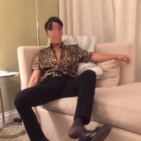 来舔丝袜