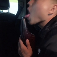 去小奴的车里震一震
