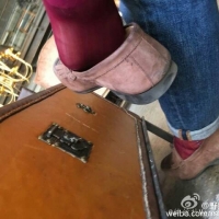 暗红色锦纶丝袜