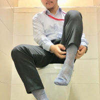 灰色錦綸？還是藍色？