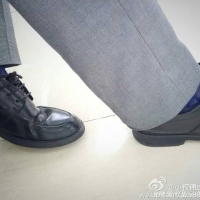 深蓝色锦纶皮鞋分享